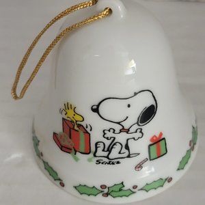 Vintage Schultz Peanuts 1977 Merry Christmas Bell Ornament Snoopy Bird Woodstock